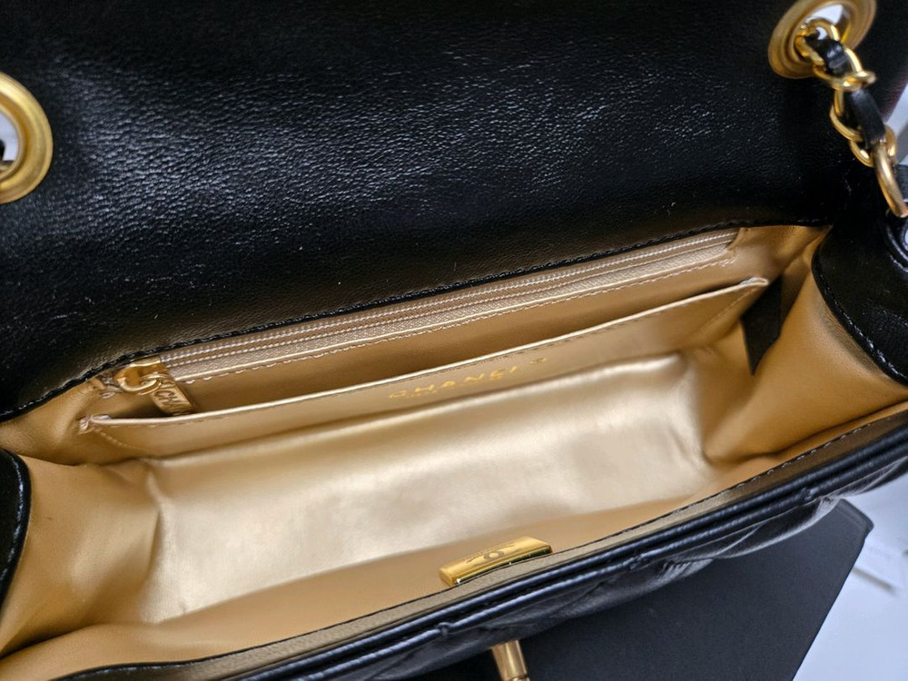 샤넬 25FW cc로고 미니 플랩백 이미지