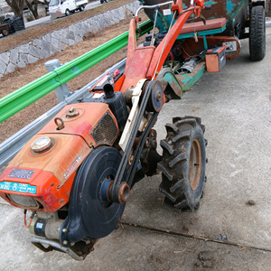 대동경운기 퇴비살포기ㅡ10마력 이미지