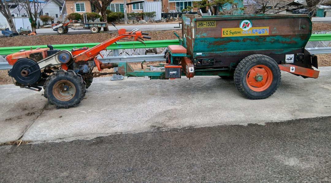 대동경운기 퇴비살포기ㅡ10마력 이미지