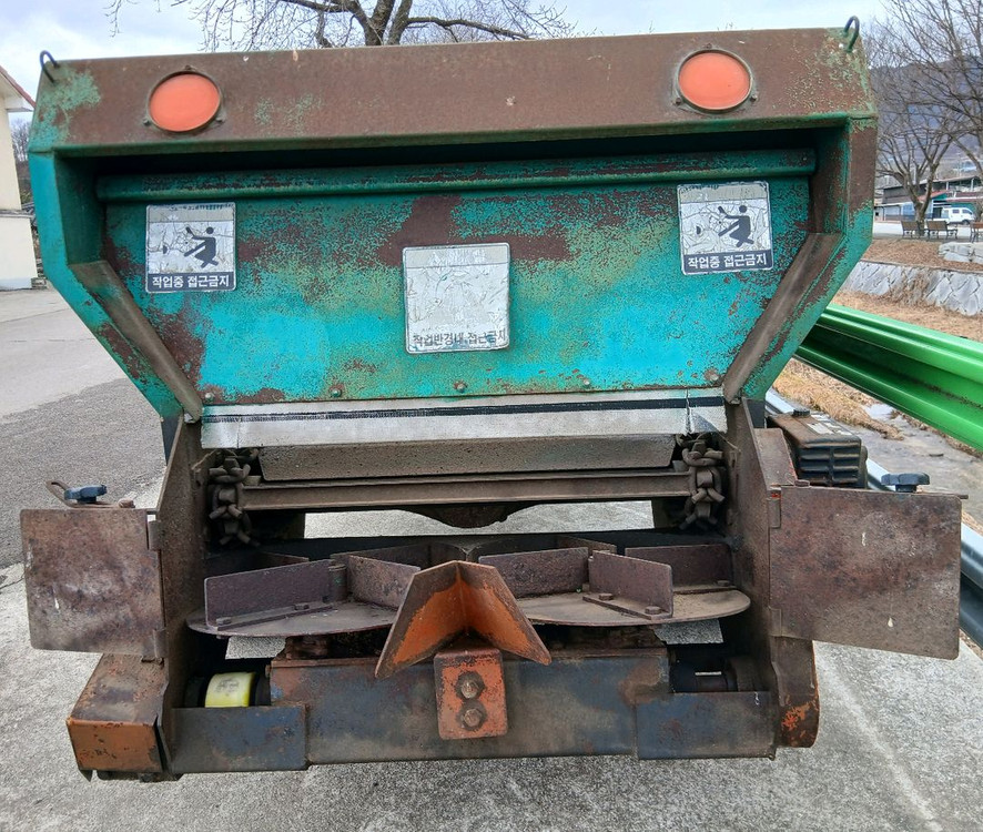 대동경운기 퇴비살포기ㅡ10마력 이미지