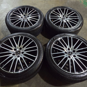 벤츠 W206 C클래스 마차 18인치 정품 휠타이어 이미지