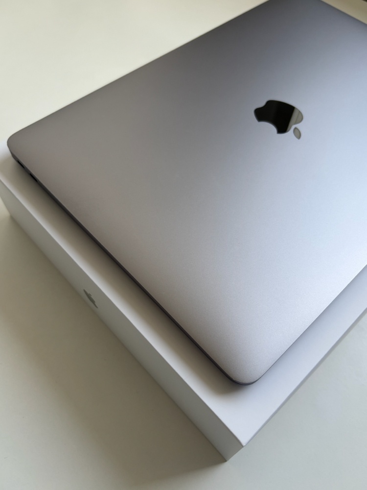 맥북 에어 M1 스페이스그레이 13인치 2020 이미지