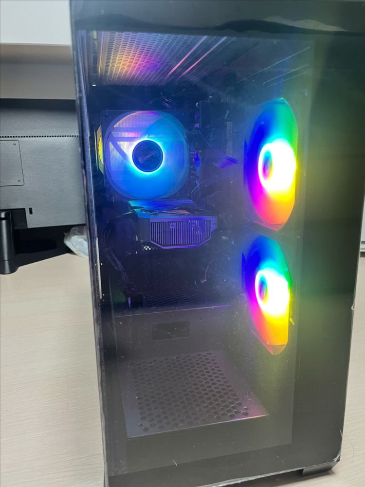 고사양 PC 컴퓨터 본체 i5-14400 RTX 5060 32GB 이미지