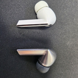 버즈3 프로 왼쪽, 오른쪽 이미지