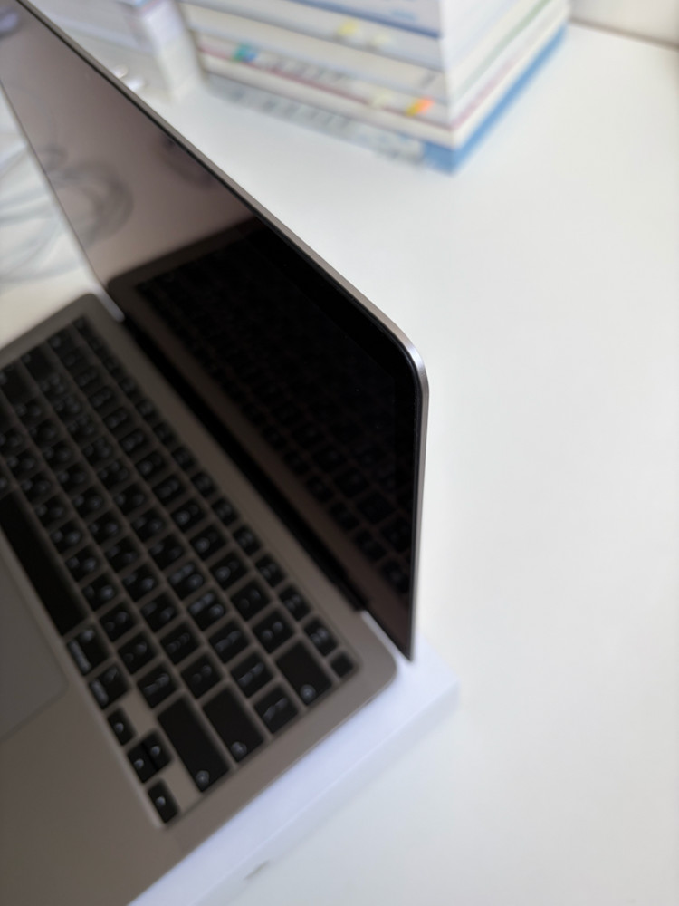 맥북 에어 M1 스페이스그레이 13인치 2020 이미지