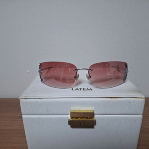 베르사체 선글라스 이미지