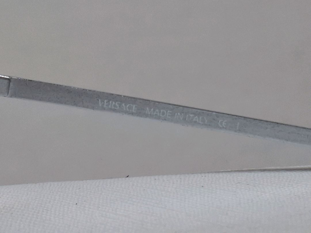 베르사체 선글라스 이미지