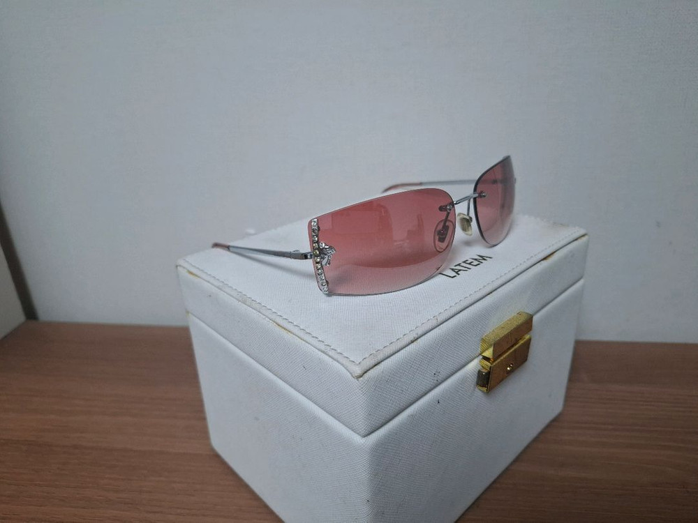 베르사체 선글라스 이미지