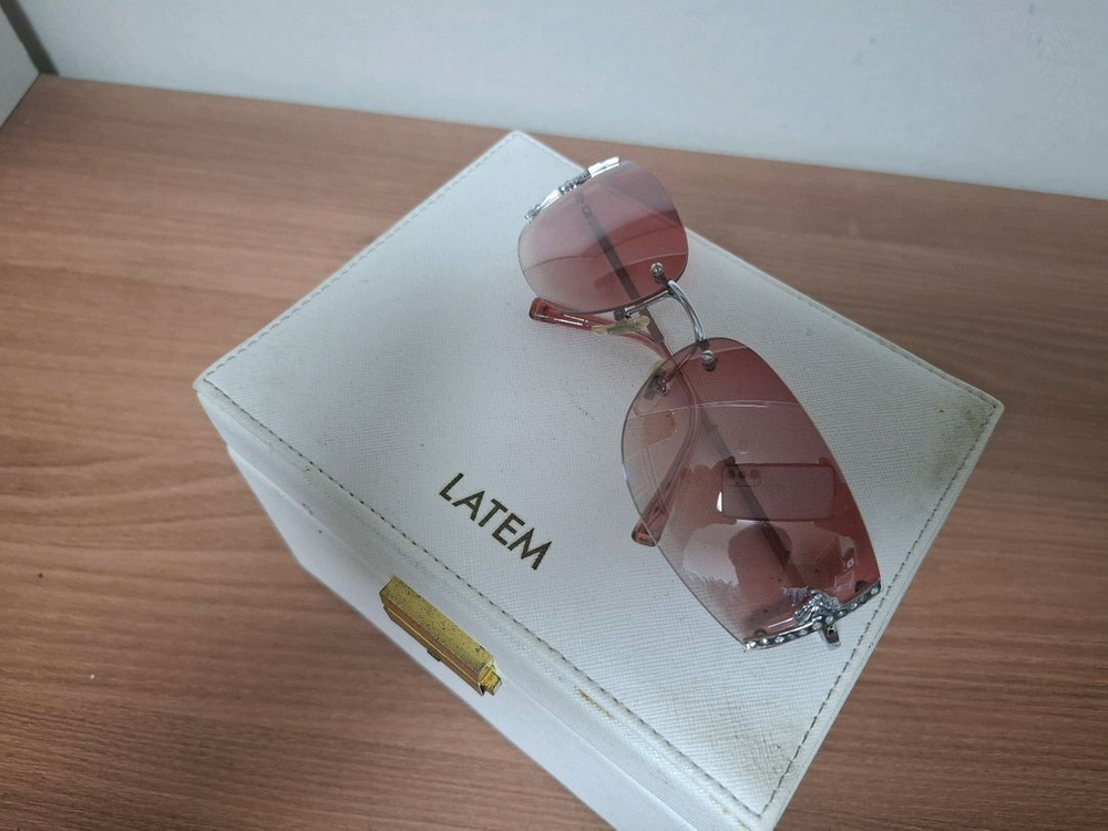 베르사체 선글라스 이미지