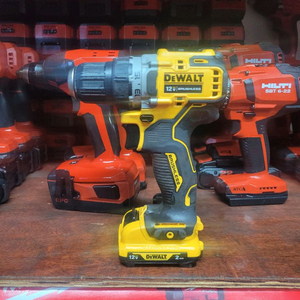 디월트충전드릴드라이버 DCD701 브러쉬리스12V 배터리포함 S급 이미지