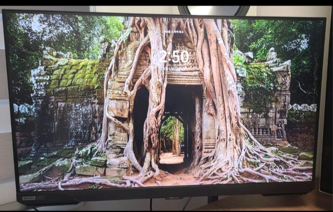 삼성 32bg700 4k 144hz 스마트 게이밍 모니터 이미지