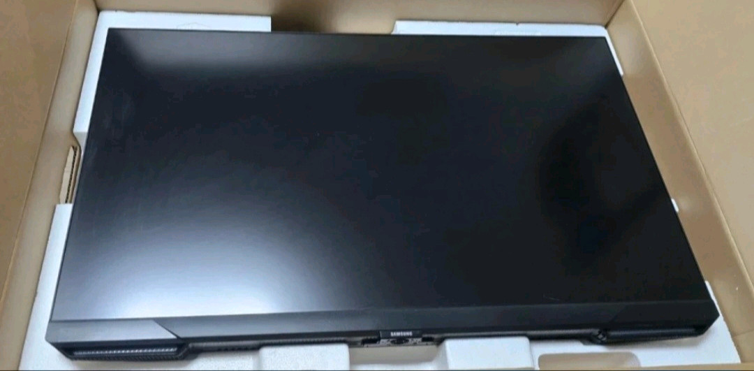 삼성 32bg700 4k 144hz 스마트 게이밍 모니터 이미지