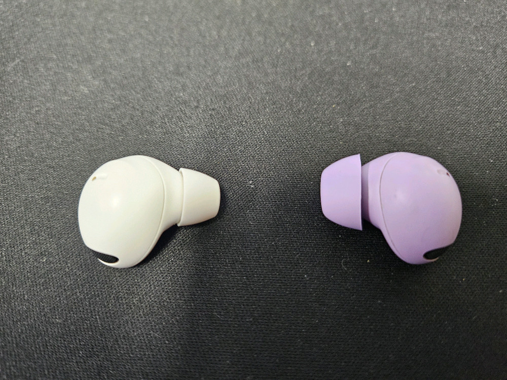 버즈2 프로 왼쪽, 오른쪽 이미지