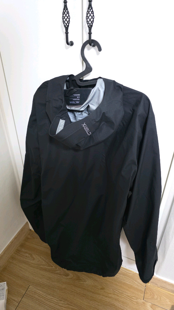 아크테릭스 베타 블랙 L 이미지