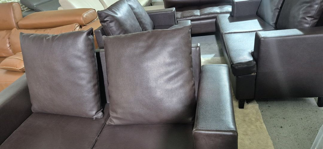 최고급 레자 가죽 2인 소파(총8개)개당 9만원 이미지