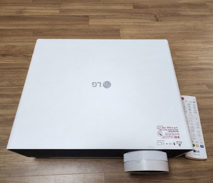 LG 프로빔 BU50NST 4K 레이저 빔프로젝터 이미지