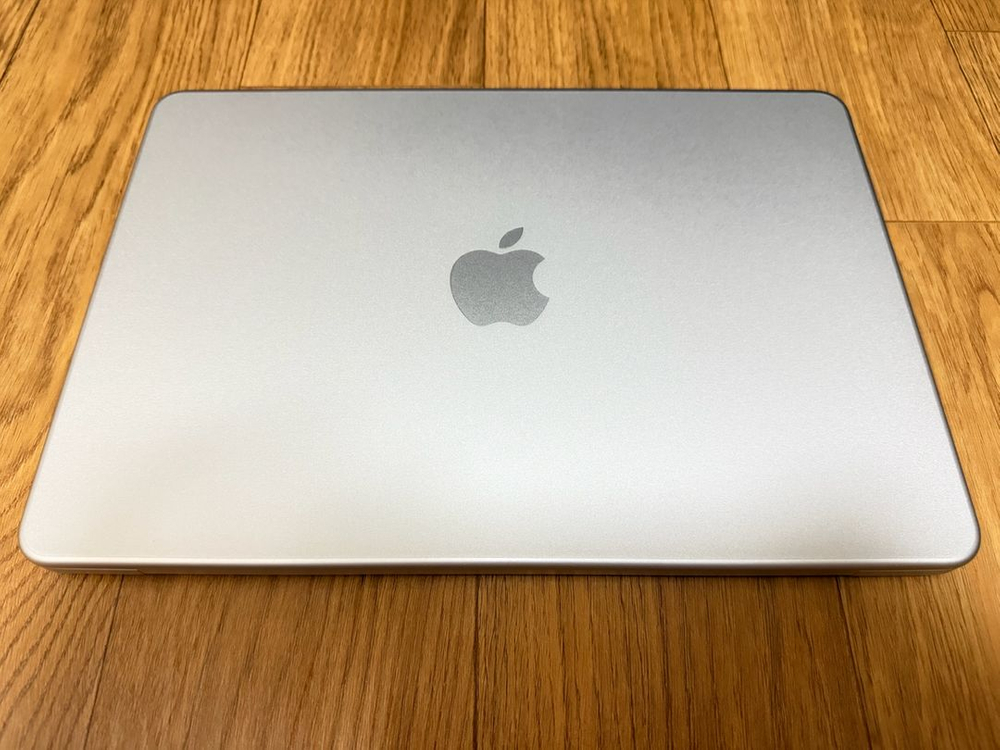 맥북네오 실버색상 512기가 새제품급 팝니다 이미지