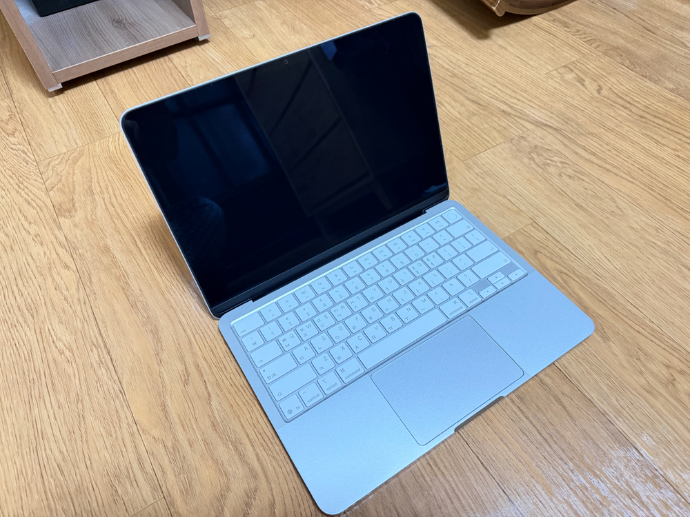 맥북네오 실버색상 512기가 새제품급 팝니다 이미지