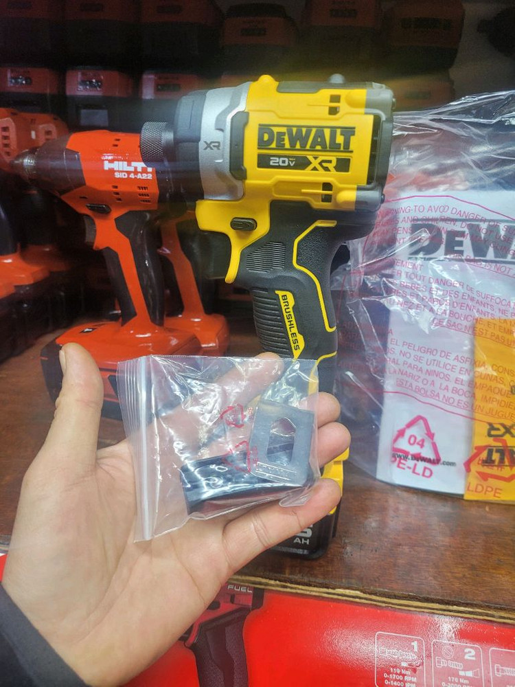 [정품]디월트충전임팩드라이버 DCF860 디월트충전임팩드릴 미사용신품 이미지
