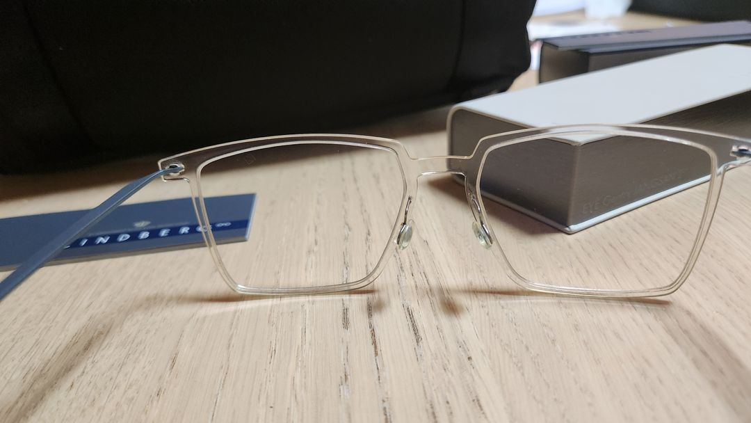 린드버그 6577라인 투명테 54사이즈 커스텀 판매합니다. 이미지