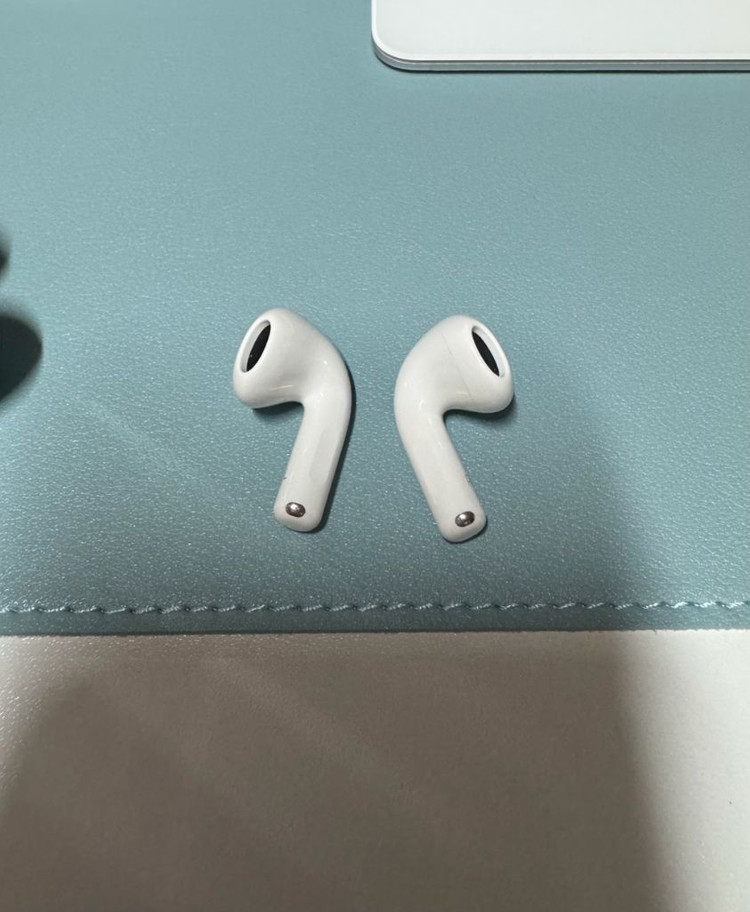 애플 에어팟4 노이즈캔슬링가능모델 이미지