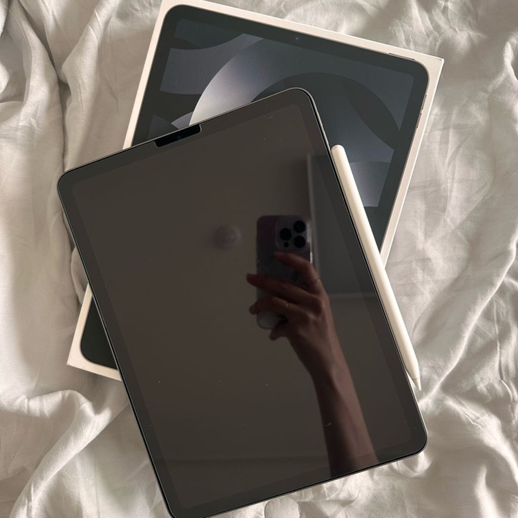 아이패드 에어 5세대 + 애플팬슬 2세대 이미지