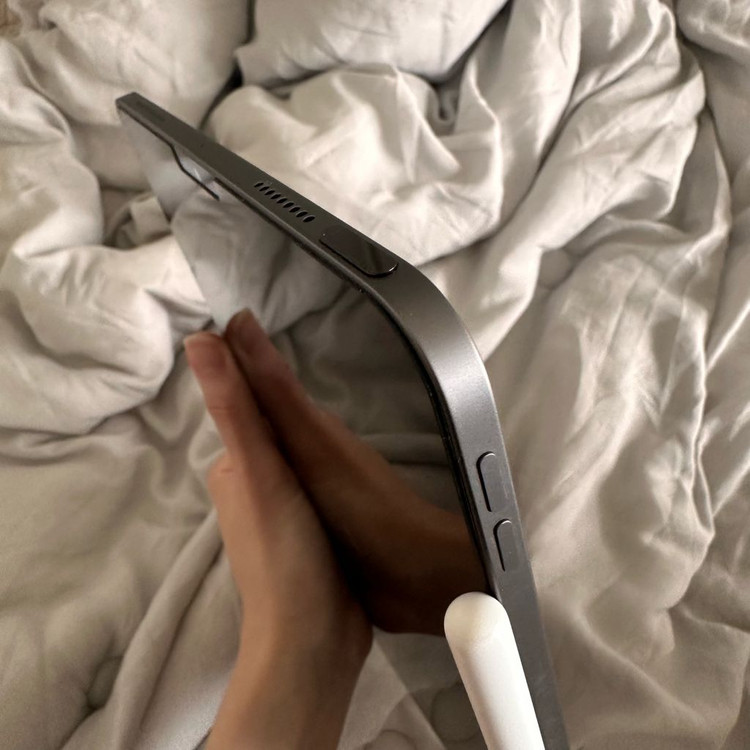 아이패드 에어 5세대 + 애플팬슬 2세대 이미지