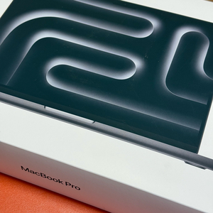 맥북 M3 Pro 14인치 18/512 배터리성능100 팝니다 이미지