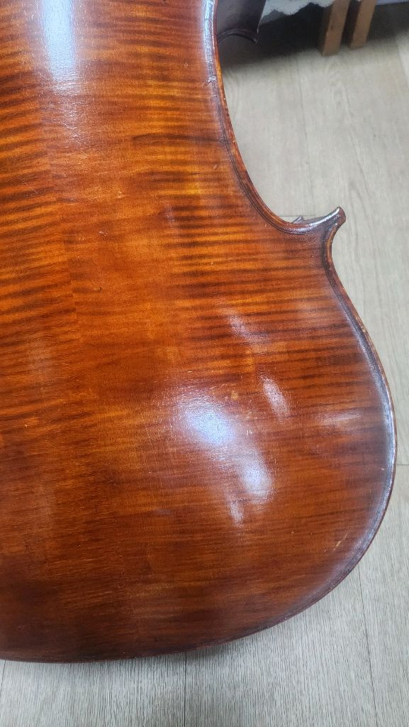 영국 올드 첼로 4/4 이미지