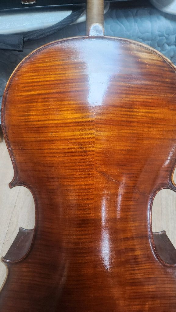 영국 올드 첼로 4/4 이미지