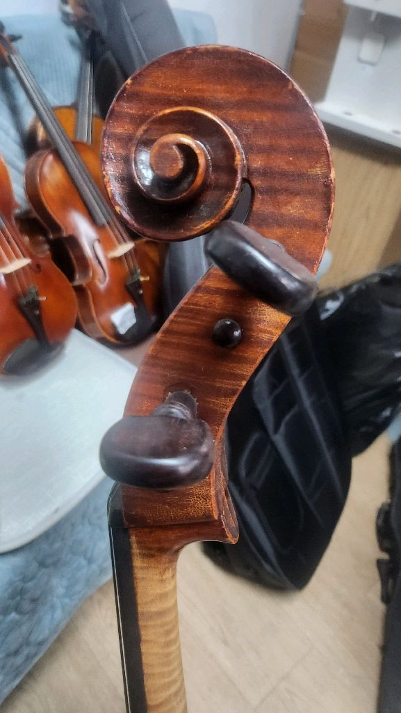 영국 올드 첼로 4/4 이미지