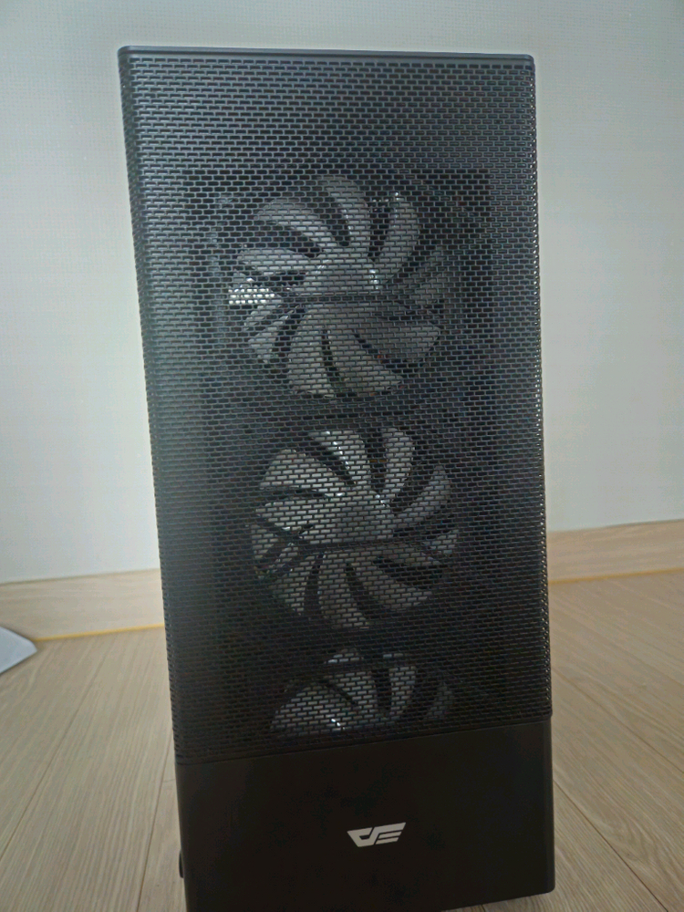 12400f 4070 게이밍 컴퓨터 이미지