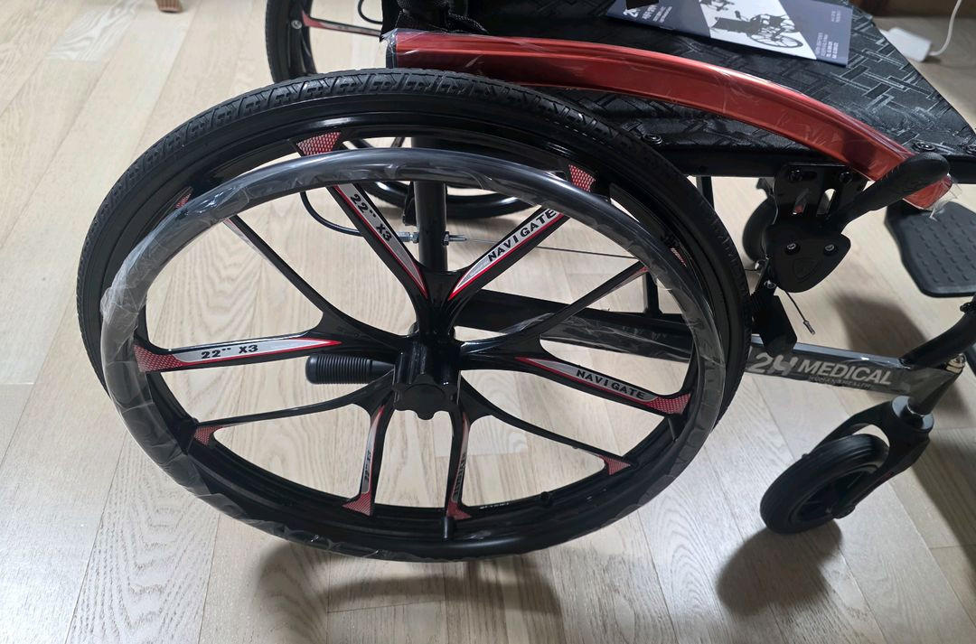 2H MEDICAL 프리미엄 경량 접이식 흴체어 레드 이미지