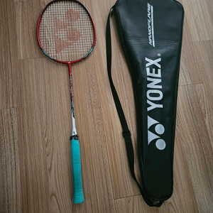 요넥스 배드민턴 라켓 + 전용케이스 세트 이미지