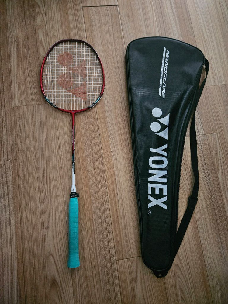 요넥스 배드민턴 라켓 + 전용케이스 세트 이미지