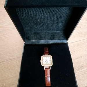 국정원 NIS 여자 손목시계 이미지