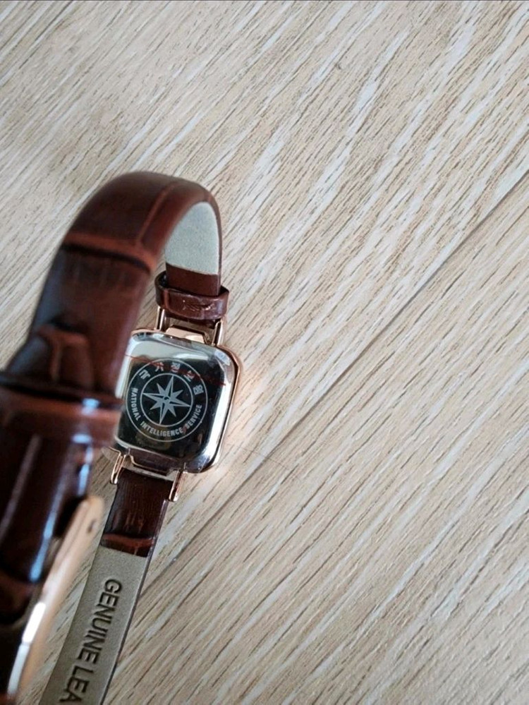 국정원 NIS 여자 손목시계 이미지