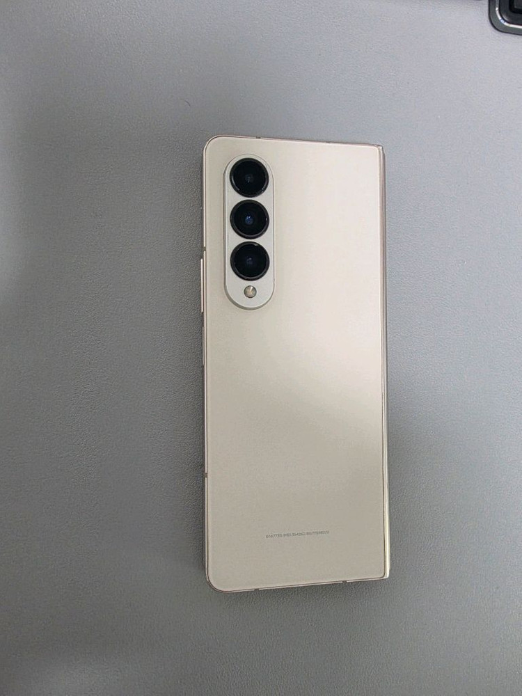 갤럭시 폴드4 512기가 55만원, 1년 7개월 사용 이미지