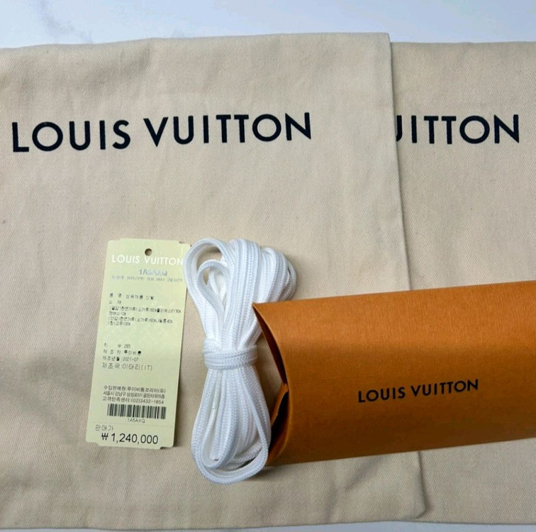 백화점정품 ) 루이비통 런어웨이 남성 스니커즈 이미지