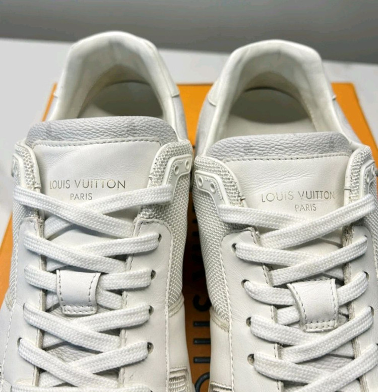 백화점정품 ) 루이비통 런어웨이 남성 스니커즈 이미지