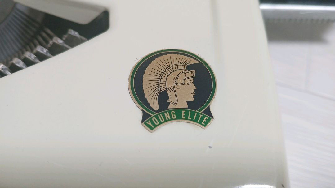 1960년대 브라더 영문 타자기 이미지