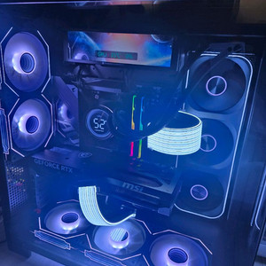 9800X3D RTX5080 어항 신품 하이엔드본체 이미지