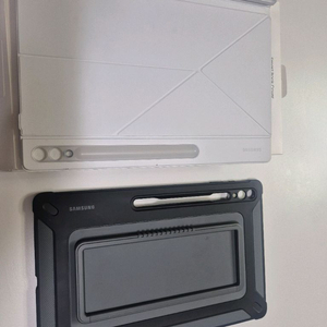 갤럭시탭s9 s10 울트라 커버 두종류 팝니다 이미지