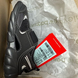 뉴발란스 프리들 블랙 180사이즈 이미지