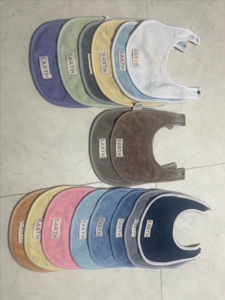 얼쓰 턱받이 이미지