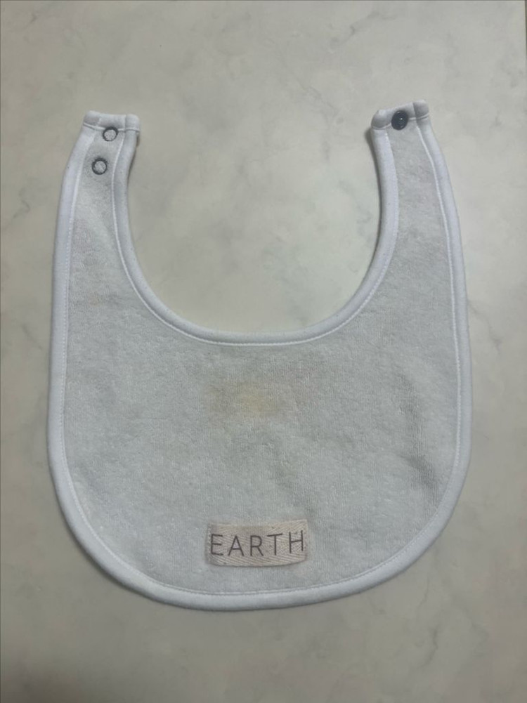 얼쓰 턱받이 이미지