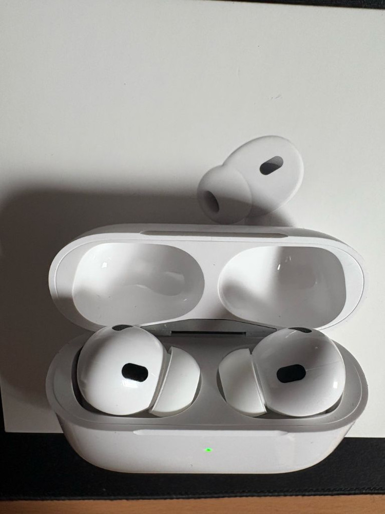 에어팟 프로 2세대 이미지