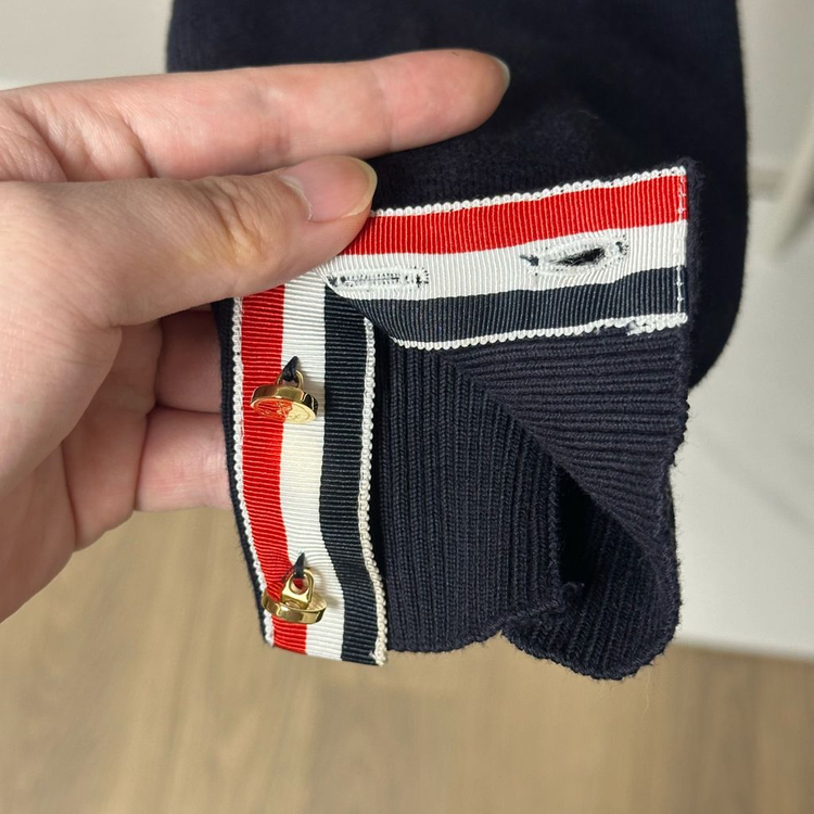 [2] 톰브라운 밀라노 스티치 금장 가디건 네이비 이미지