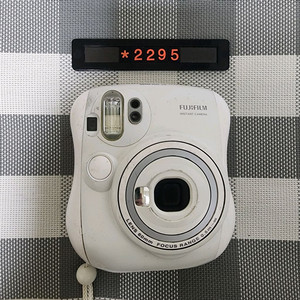 후지 인스탁스 미니 25 화이트 폴라로이드 카메라 이미지