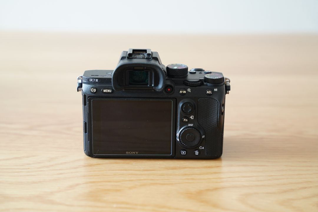 풀프레임 미러리스 소니 a7m3 바디 + 그립 + 핸드스트랩 세트 이미지